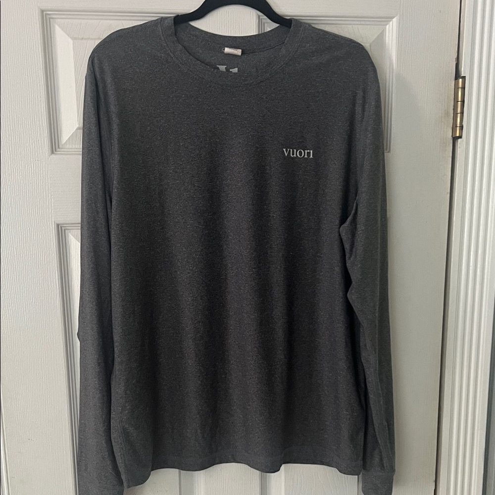 Vuori Men’s long sleeve tech material graphic tee size Large. Like new